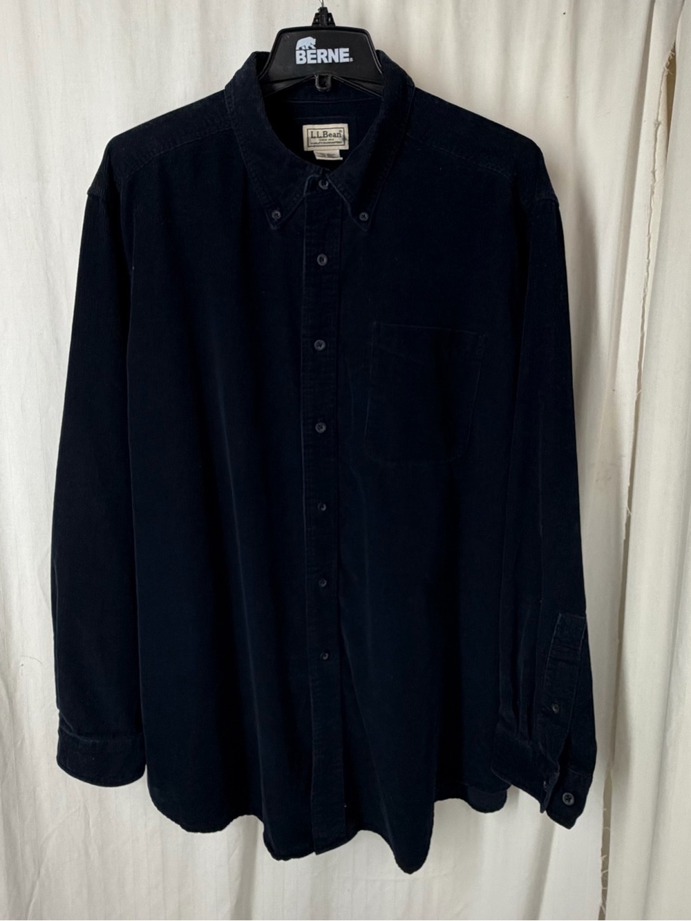 L.L Bean XL Navy Blue CORDUROY Guys Shirt Button Down Chest Pocket